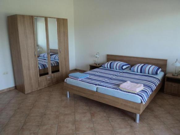 סבטי פיליפ אי ג'קוב Apartments Delfini מראה חיצוני תמונה